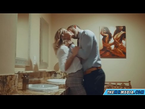 ❤️ Ha blonde e mahlahahlaha e u eka ka kamoreng ea ho phomola ea sechaba ❤️❌ ❌️❤